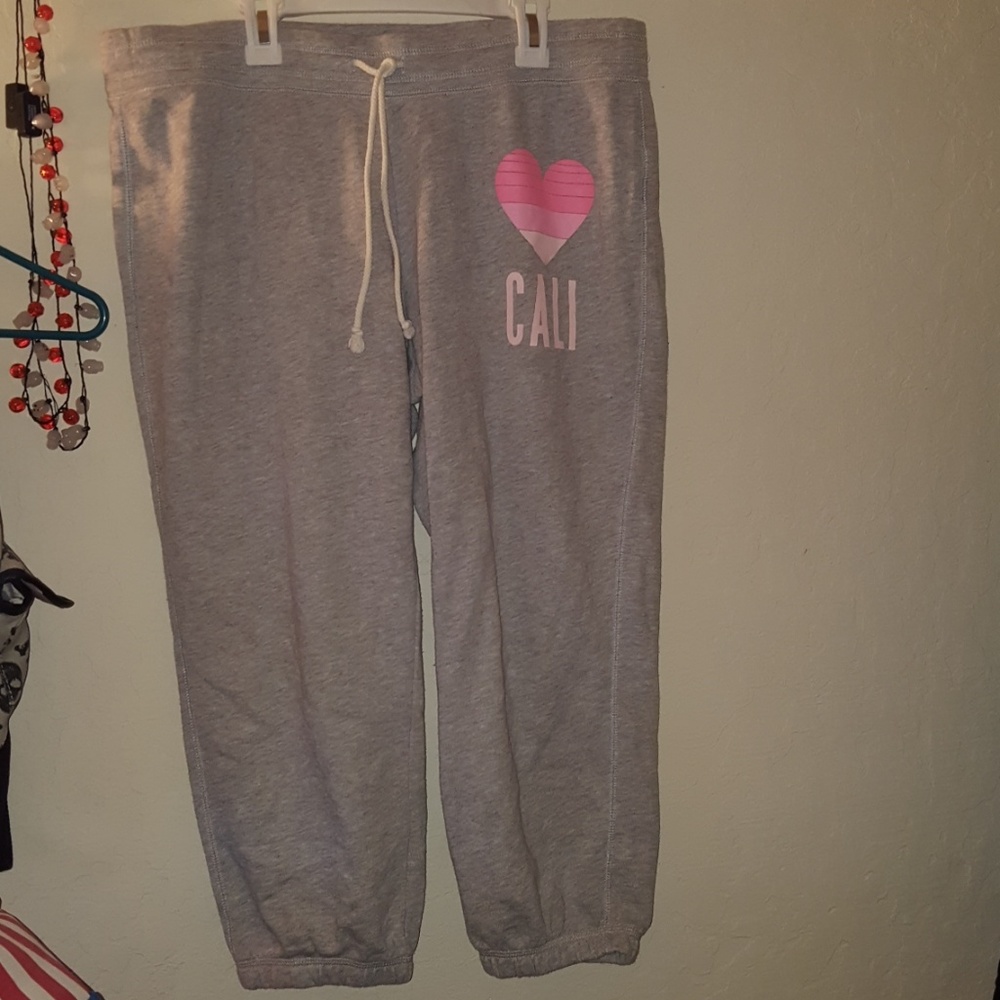 WOMEN'S GREY CALI CAPRIS SIZE LARGE